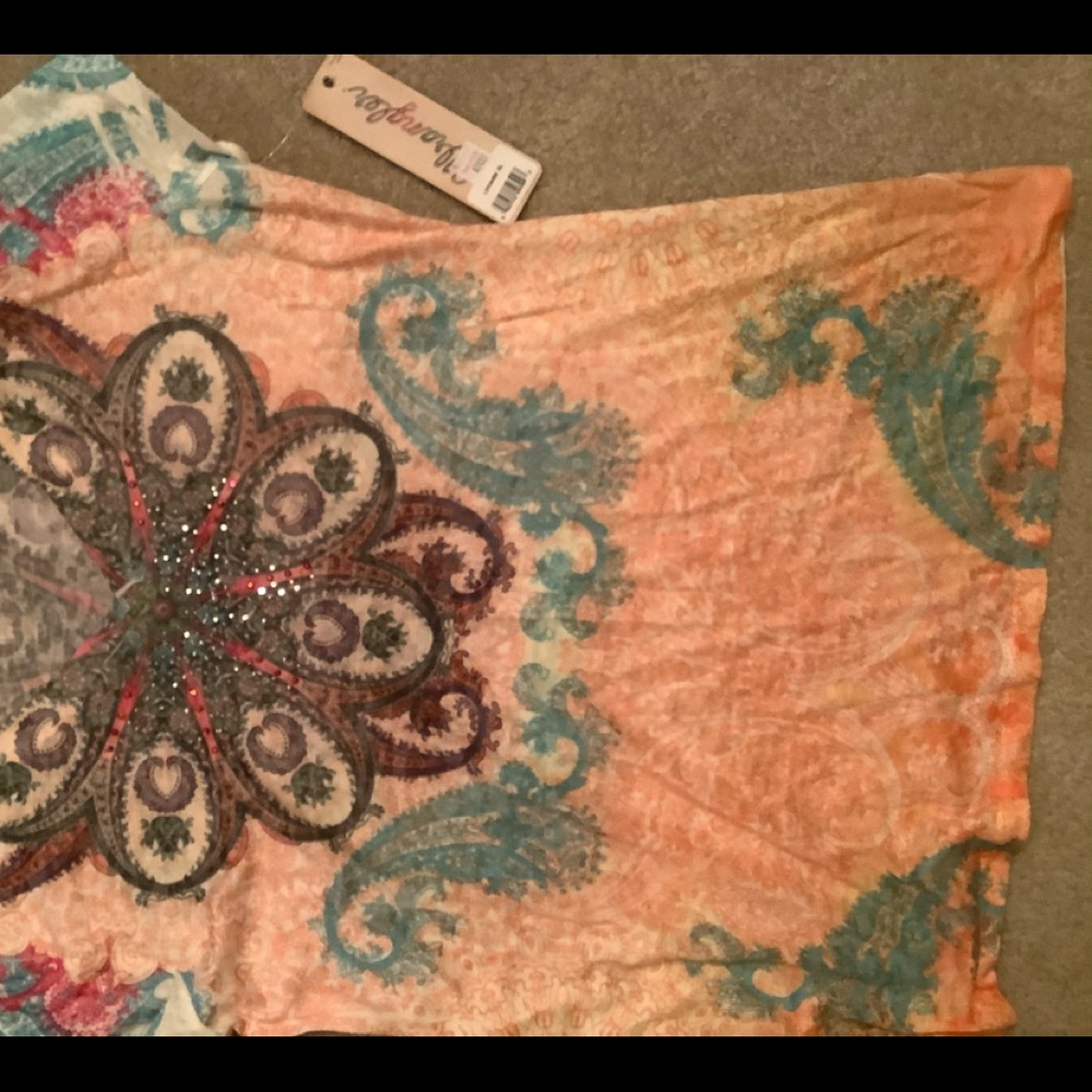 Top - Picture 2 of 2
